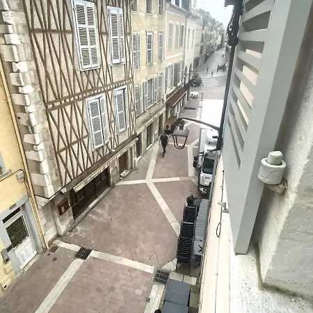 Floydroom's Hotes Dans Partage Proche Chateau منزل للإقامة بو