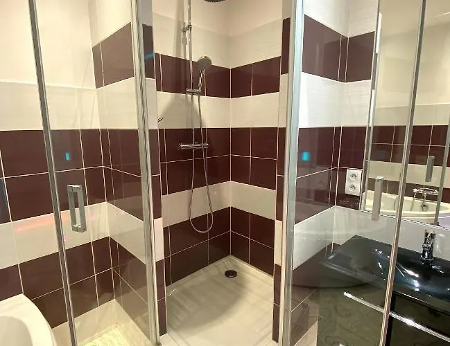 منزل للإقامة Floydroom's Hotes Dans Partage Proche Chateau *