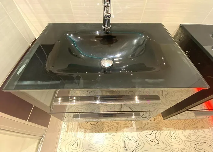 Floydroom's Hotes Dans Partage Proche Chateau منزل للإقامة *